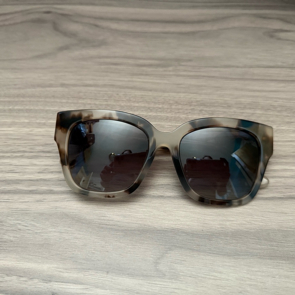 Diff Eyewear Brown Sunglasses with Gradient Lenses